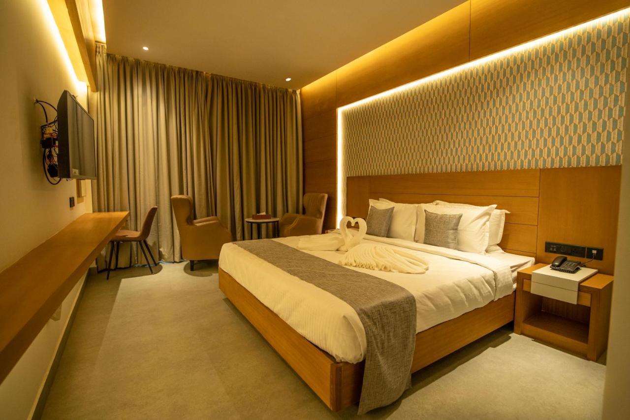 Hotel Mothimahal Residency Thrissur Esterno foto