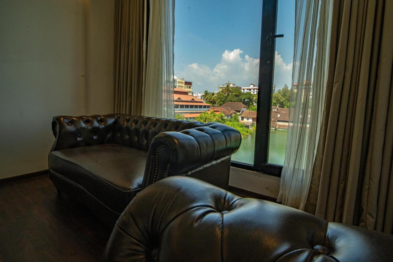 Hotel Mothimahal Residency Thrissur Esterno foto